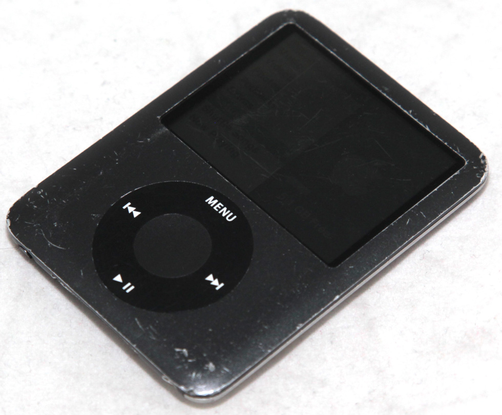 Apple iPod Nano 3rd Generation 8GB Black Model A1236 MB261LL HAS ...